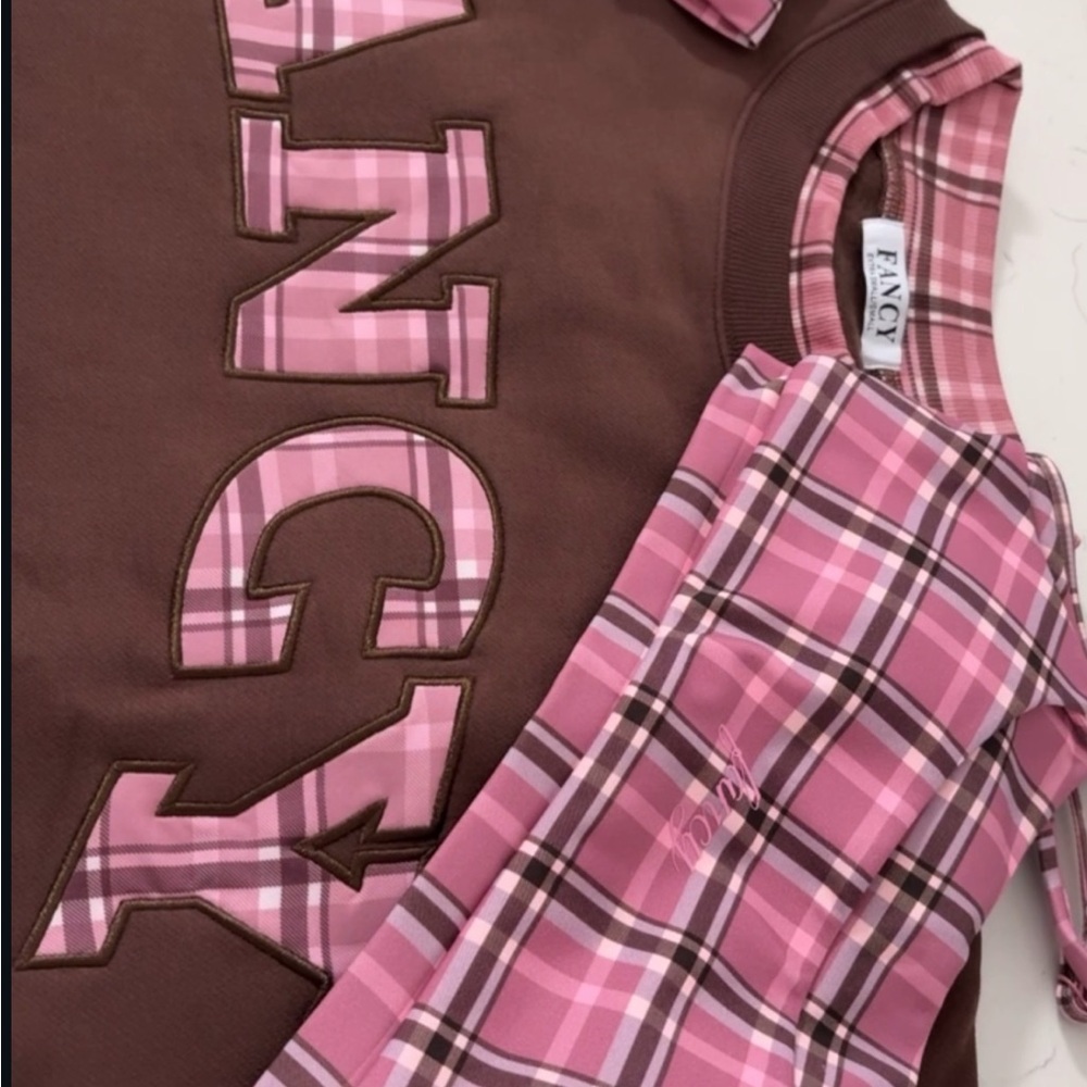 Fancy women’s plaid jogger set